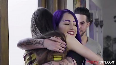 ç»§å…„å¦¹å¸®åŠ©ä¾„å­æˆ’é™¤æ‰‹æœºæˆç˜¾ - Jessae Rosae å’Œ Val Steele