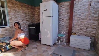 è´ªå¾—æ— åŽŒçš„é‚»å±…æ­£åœ¨ç”¨å¥¹å·¨å¤§çš„å±è‚¡æ•´ç†å¥¹çš„åŒºåŸŸæ¥å¼•è¯±æˆ‘ï¼