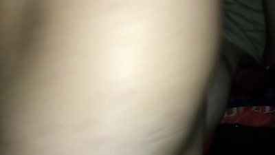 æˆ‘çš„å¦»å­æŠŠå¥¹çš„çƒå›Šæ”¾åœ¨æˆ‘èº«ä¸Šï¼Œå› ä¸ºå¥¹å¾ˆé¡½çš®å¹¶ä¸”æƒ³è¦å‡ºè‰²çš„æ¸—é€