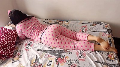 åœ¨å®¶é‡ŒçŽ©å¼„æˆ‘å¯çˆ±çš„ä¾„å¥³ - å½“æˆ‘ç¬¬ä¸€æ¬¡å°†æˆ‘çš„æ†æ’å…¥å¥¹æ—¶ï¼Œæˆ‘æ‰“ç ´äº†å¥¹å¯çˆ±çš„å®ˆè½¦ï¼Œå¥¹æƒ³è¦å®ƒæ›´éš¾ï¼Œæˆ‘å®Œæˆäº†å¥¹çš„å†…å‘ NTR