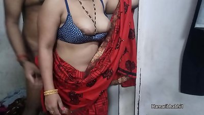 å°åº¦å¾·è¥¿ï¼ˆDesiï¼‰å·¨å¤§çš„å¦ˆå¦ˆå ¡ï¼ˆBhabhiï¼‰ç”¨çº¢è‰²çº±ä¸½è€•ä½œã€‚å°åº¦Desi Sareeæ€§çˆ±è§†é¢‘ã€‚