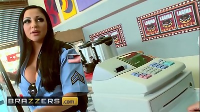 ç©¿ç€åˆ¶æœçš„å·¨ä¹³ -ï¼ˆAudrey Bitoniã€Honey Whiteã€Johnny Sinsï¼‰- Boston Cream - Brazzers